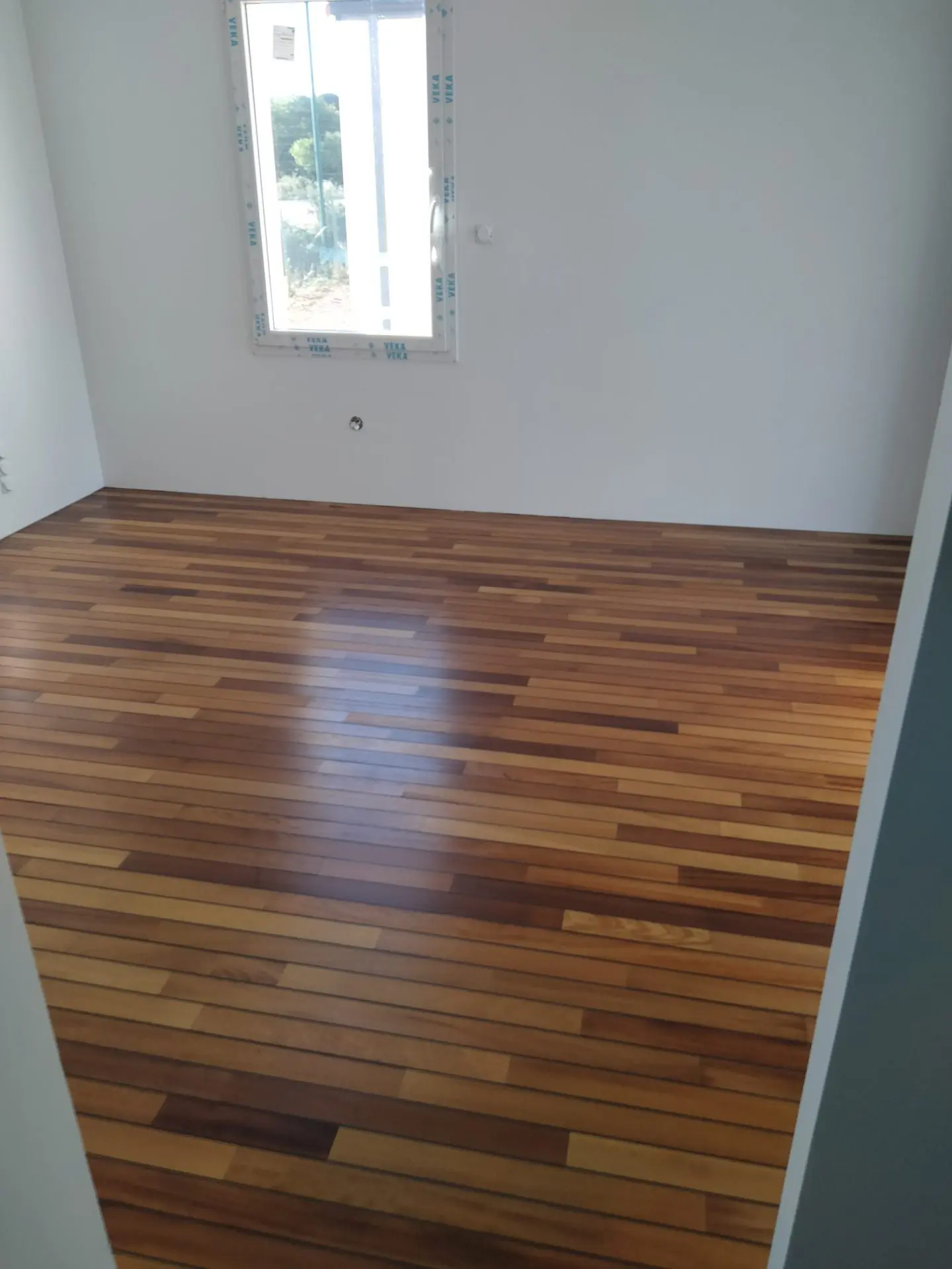 PARQUET IROKO NAVYLAM + PONT DE BATEAU DESIGN PARQUET